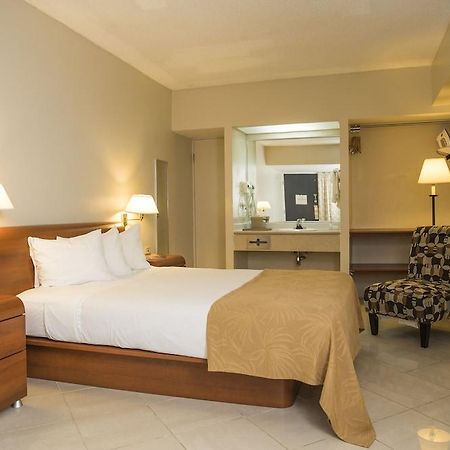 Quality Inn El Tuque ポンセ エクステリア 写真