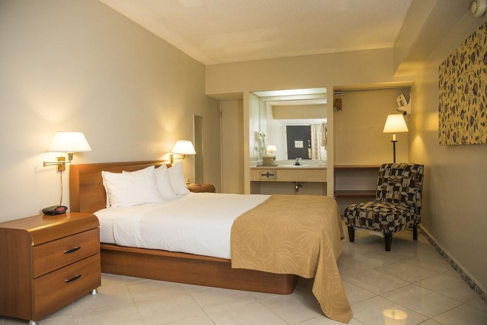 Quality Inn El Tuque ポンセ エクステリア 写真