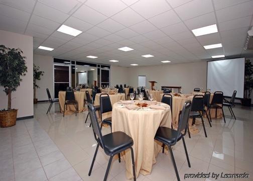 Quality Inn El Tuque ポンセ レストラン 写真